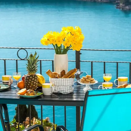 Sunshine With Hot Tub