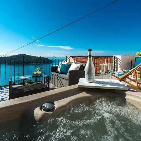 Sunshine With Hot Tub * Ragusa