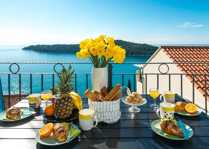 Sunshine With Hot Tub Apartament