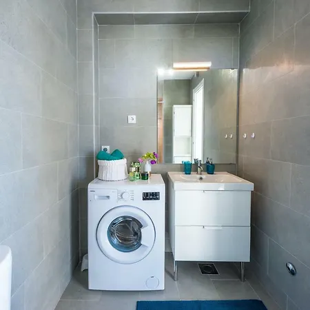 Sunshine With Hot Tub Apartman *